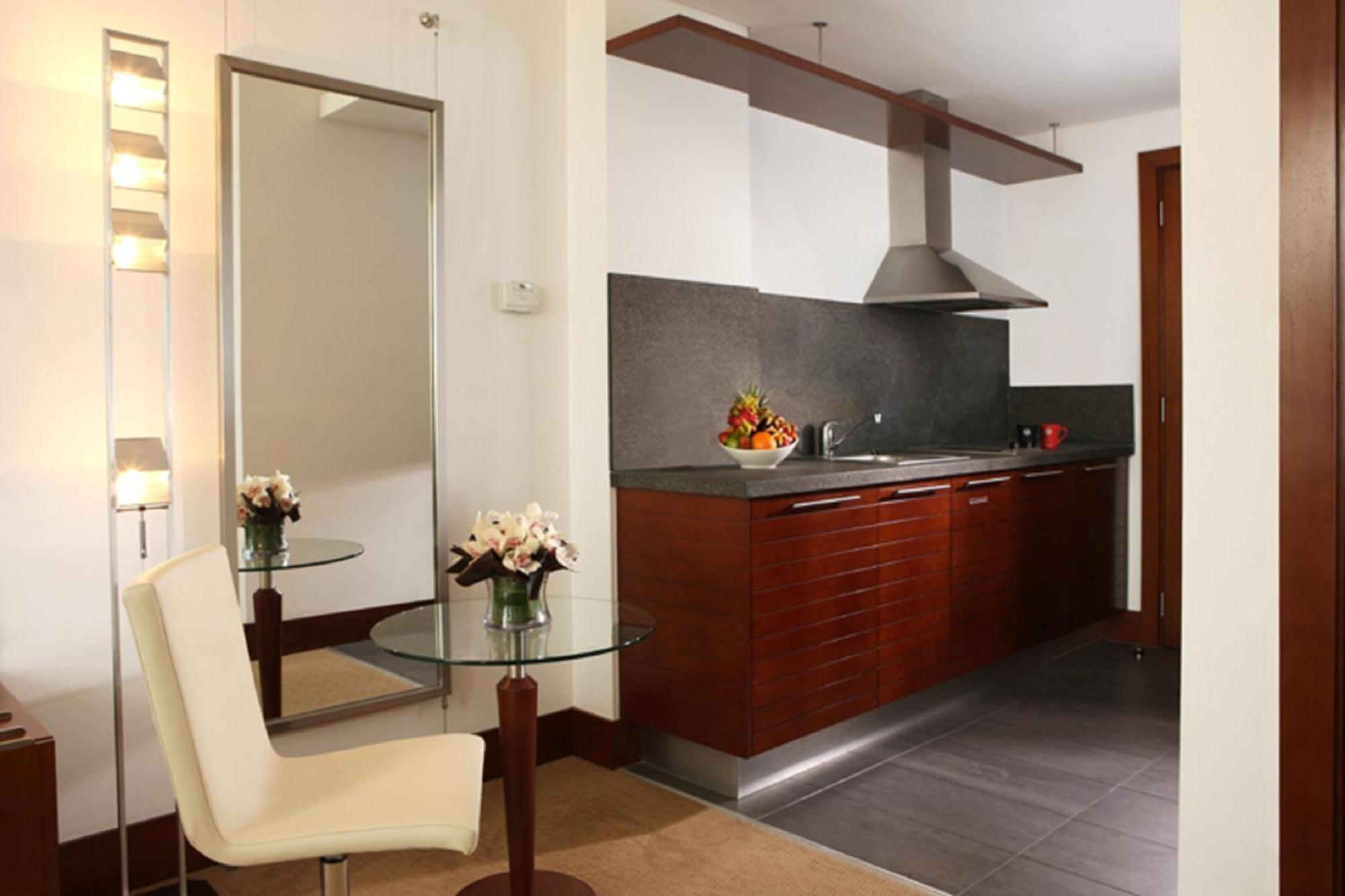 Burj Khalifa View Studio – King Bed
